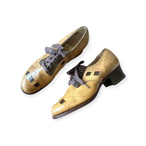 Miller Foot Defender Shoes - Vintage 1960s Miller Foot Defender Geometric Inlay Lace-Up Shoes – Tan, size 5